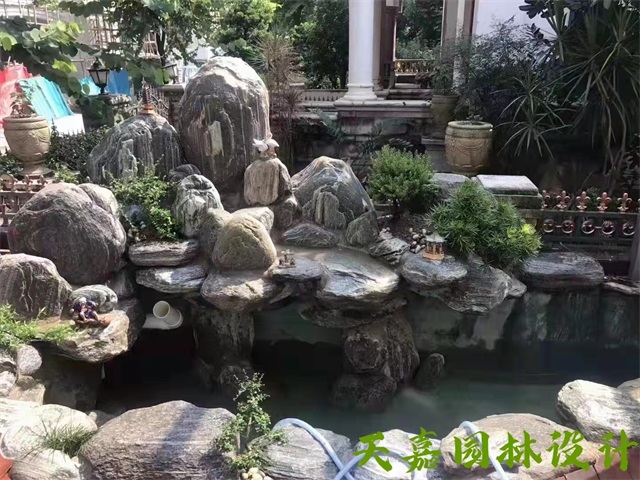 宝安小型庭院假山鱼池